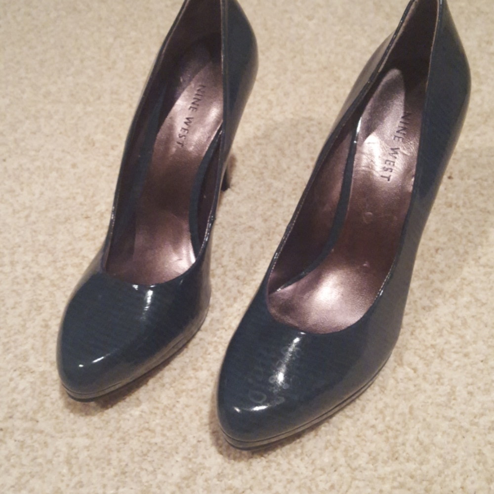 NWOT patent teal heels